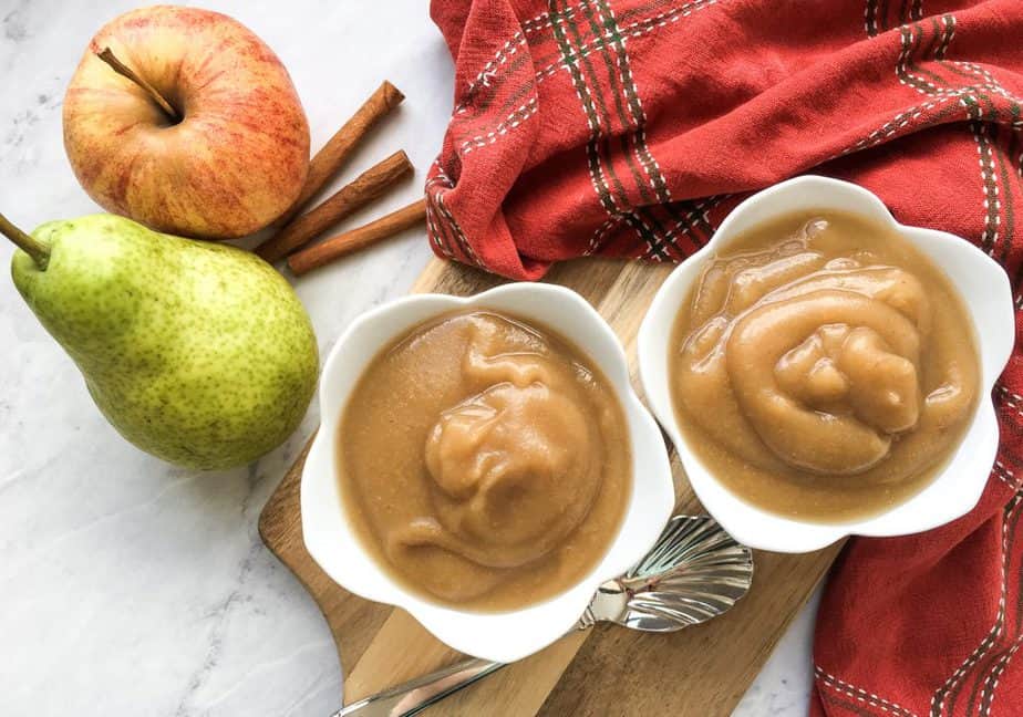 Cinnamon Pear Applesauce in flower bowls